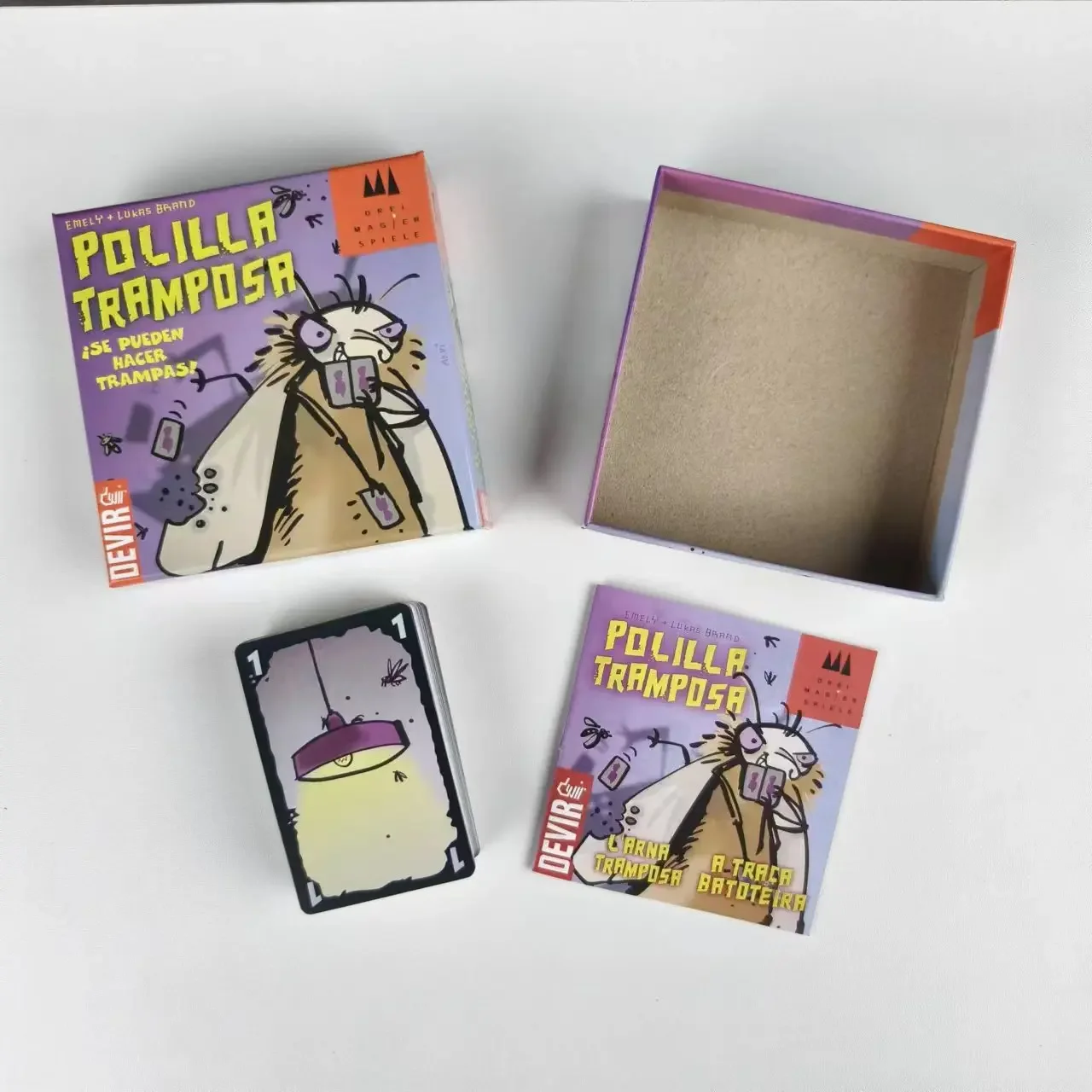 Party Games Juego - Cheating Moth Spanish Card Game For